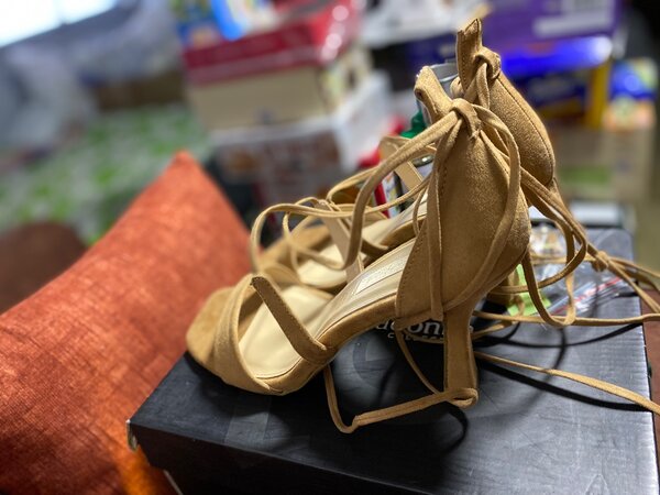 Sandales à talons en daim élégant