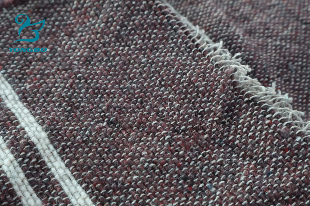 Tapis en laine à rayures