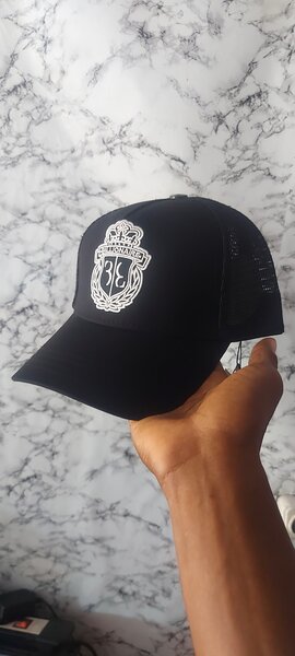 Casquette noire athlétique