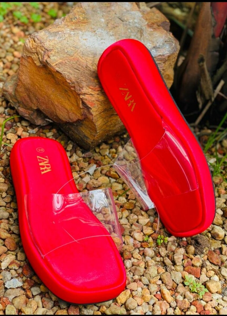 Sandales transparentes tendance