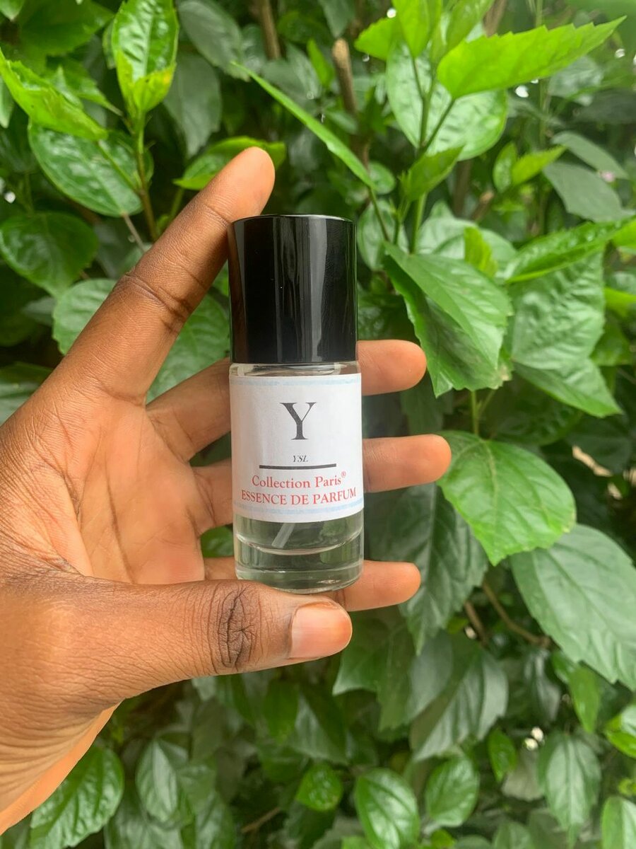 Parfum Essentiel Collection Y
