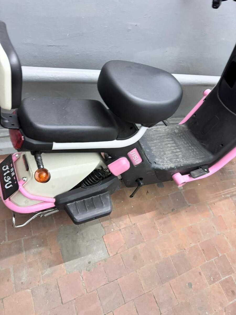 Электромопед (электроскутер)