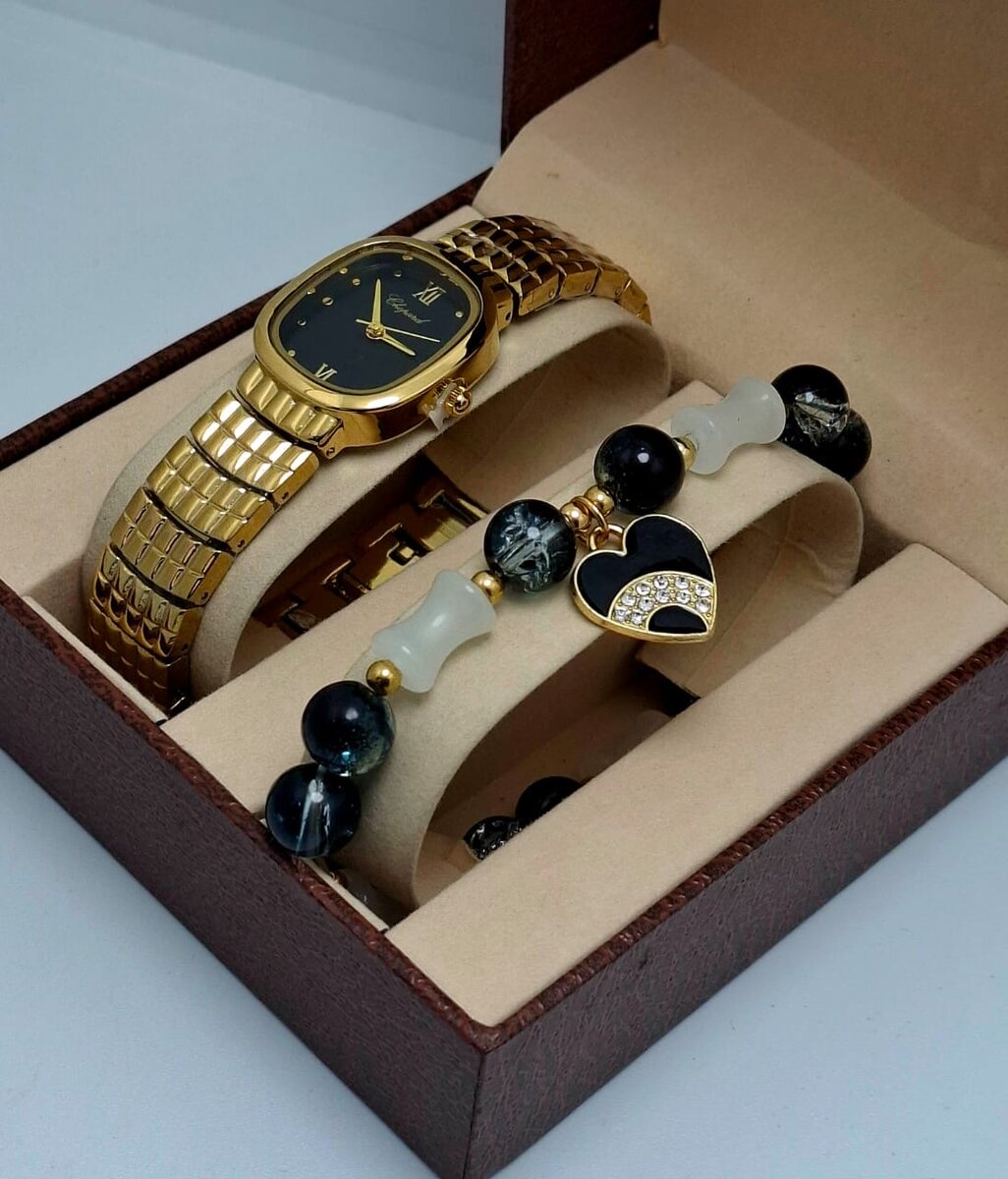 Ensemble Montre et Bracelets en Or