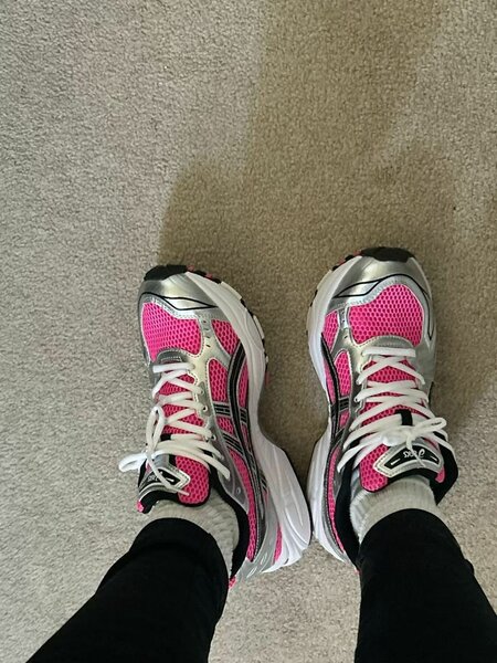 Chaussures de course roses femme