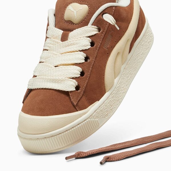 Baskets en daim marron