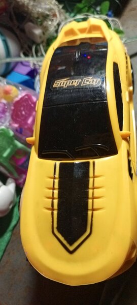 Voiture Jouet Télécommandée Jaune