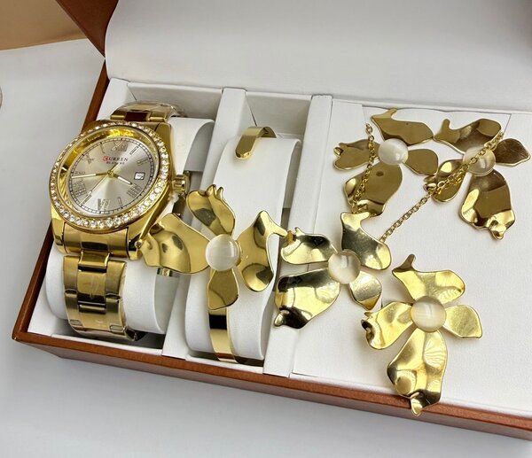 Ensemble Montre et Bijoux Doré