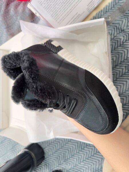 Утепленный кроссовки