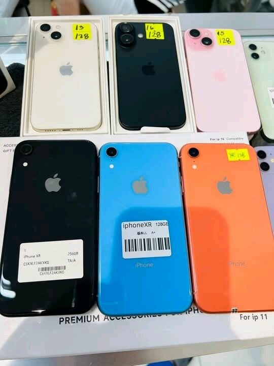 iPhone 11 - 128GB Couleurs Variées