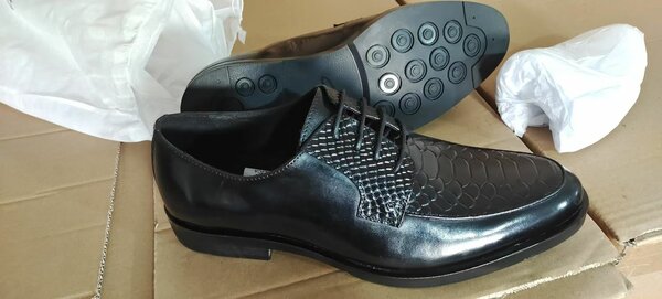 Smart mens leather shoes