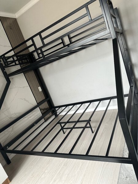 Двухъярусная кровать