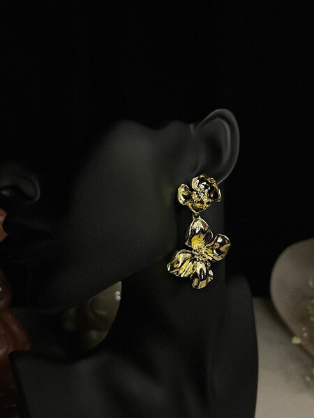 Серьги в  виде цветка