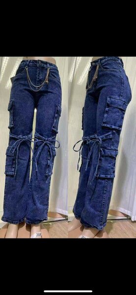 Jeans à chaîne et découpes