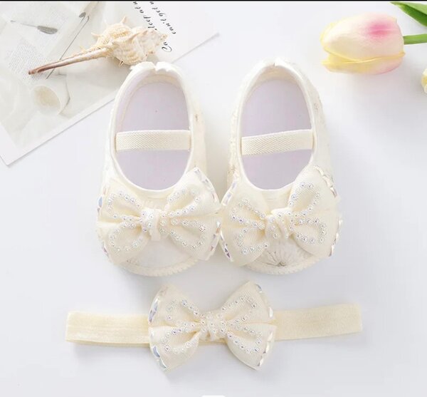 Chaussons + serre tête bébé