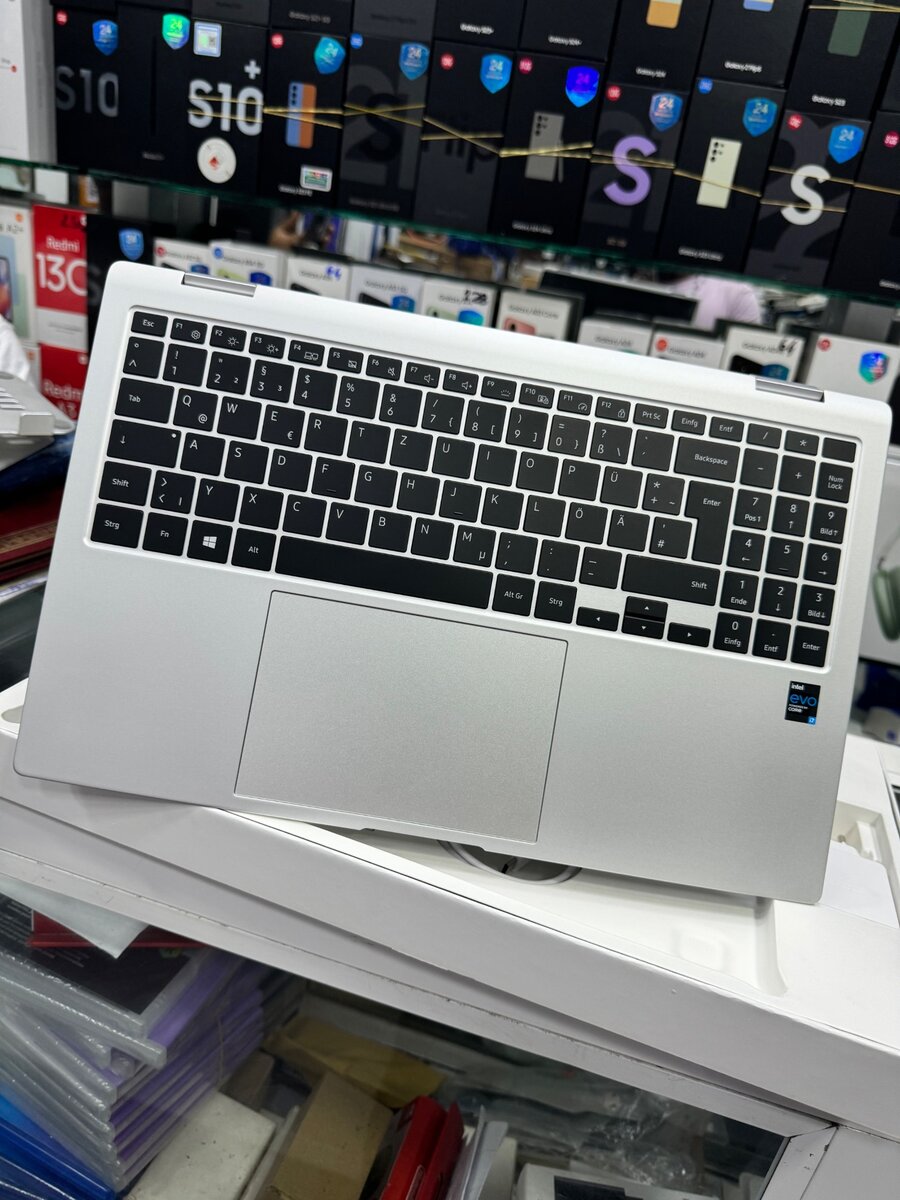 Samsung galaxie book2pro 360