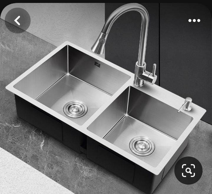 Armless kitchen sink