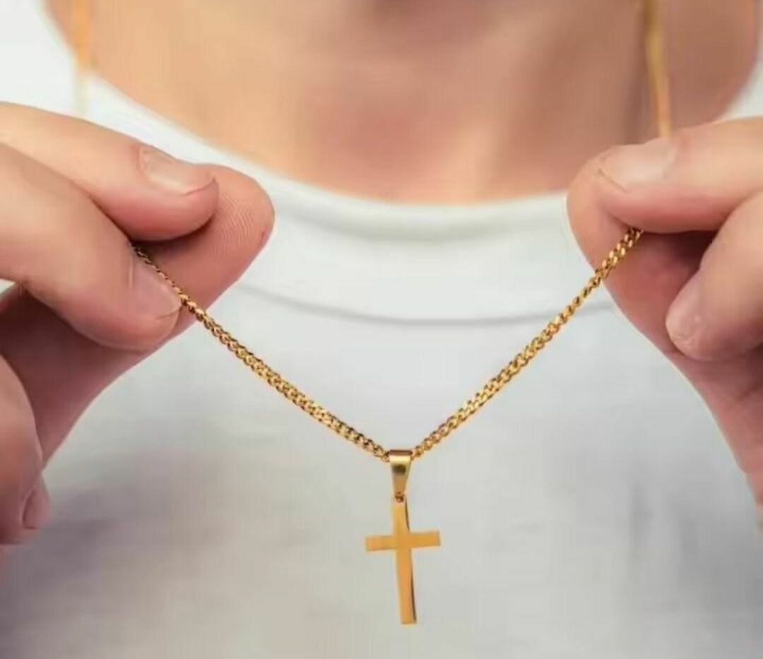Chaîne en croix pour homme