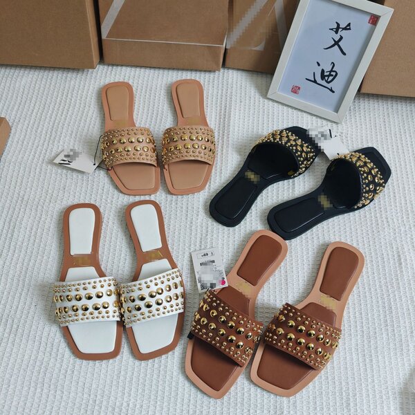 Sandales à clous chic femme