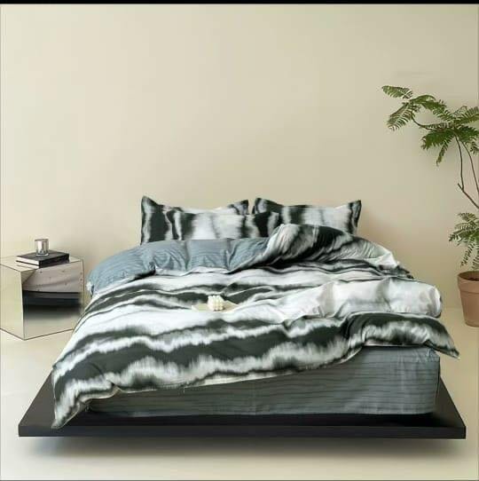 Black and white bedsheets