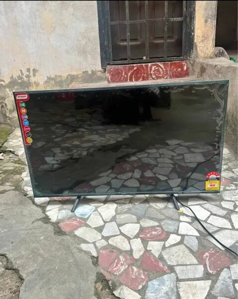 Télévision LED Smart 43 pouces