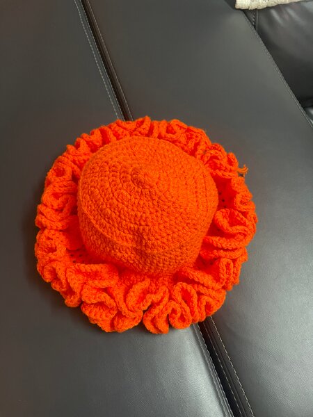 Chapeau crochet orange vif