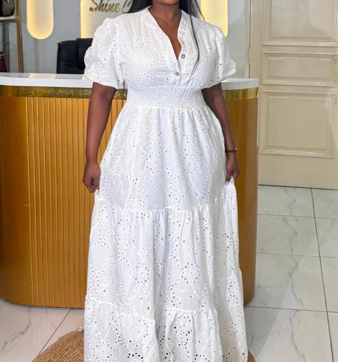 Robe longue en broderie blanche