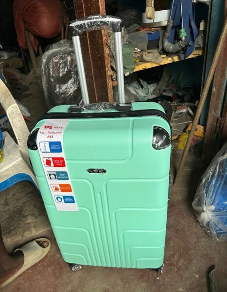 Valise à roulettes légère et robuste