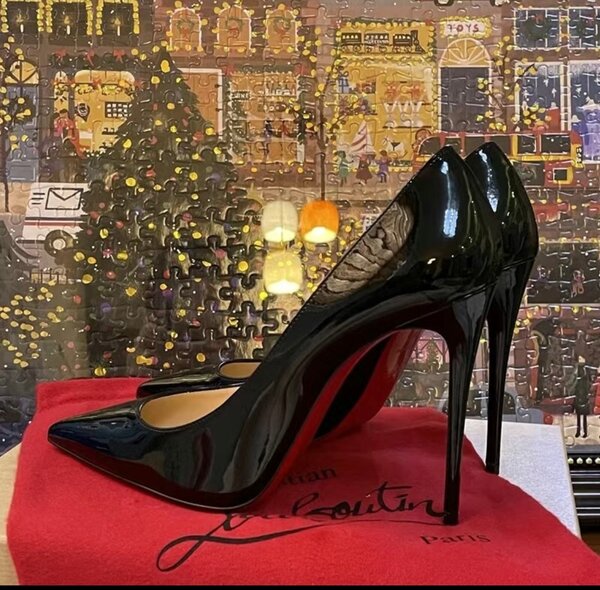 Продаю новые лакированные туфли на шпильке