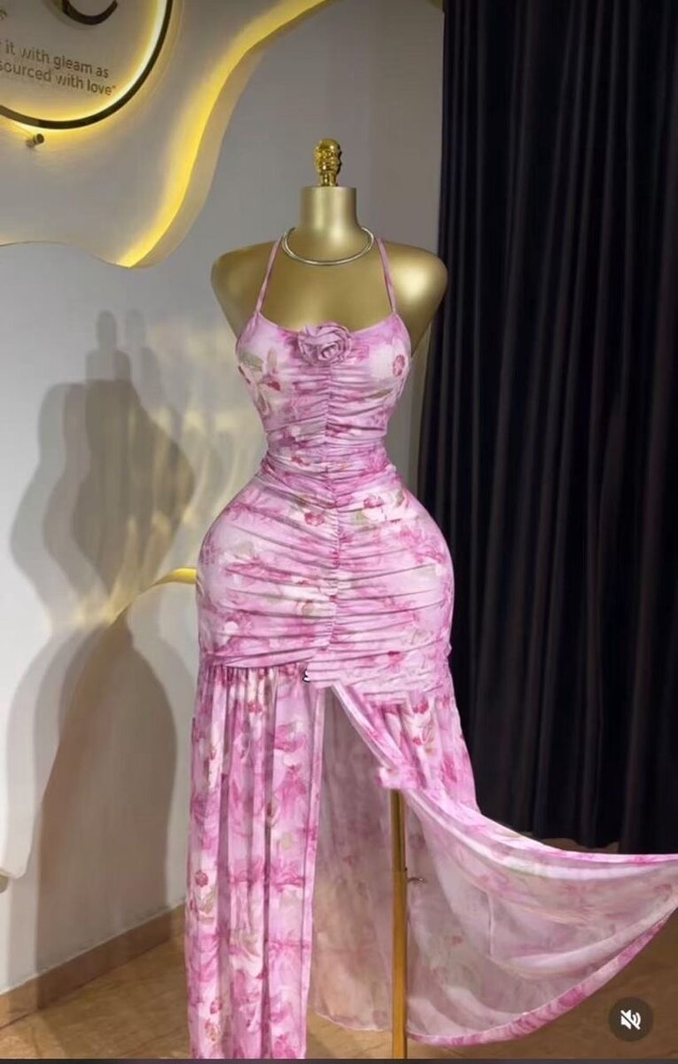 Robe élégante avec fente