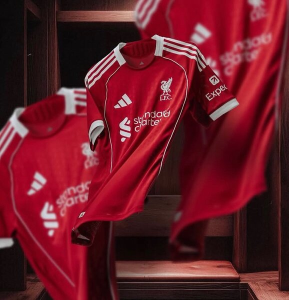 Maillot de foot rouge