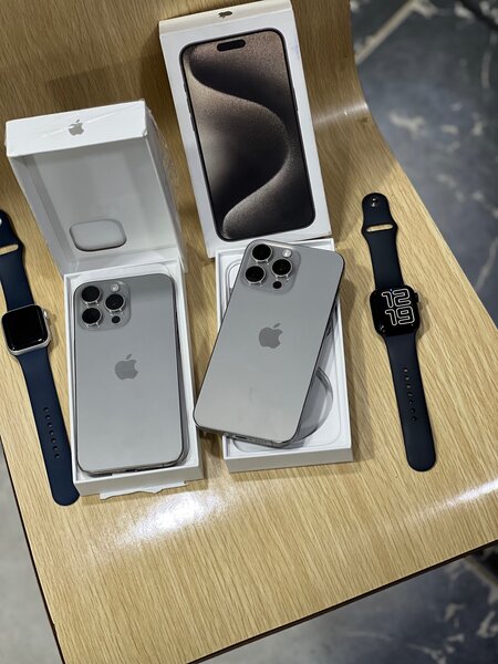 iphone 15 pro max 256Go CE avec tous les accessoires