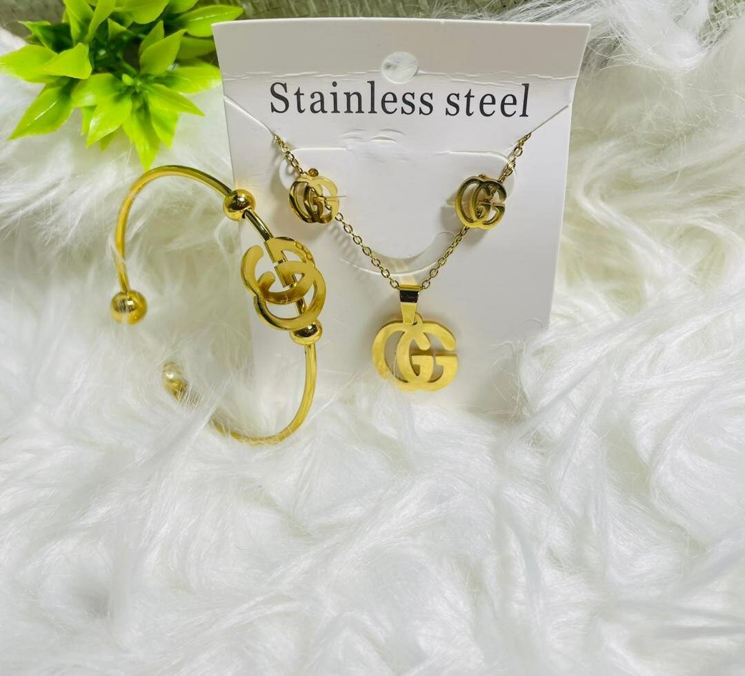 Parure en acier inoxydable élégante