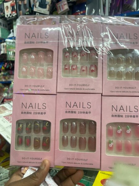 Faux Ongles DIY Colorés