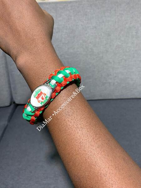 Bracelet en paracorde coloré