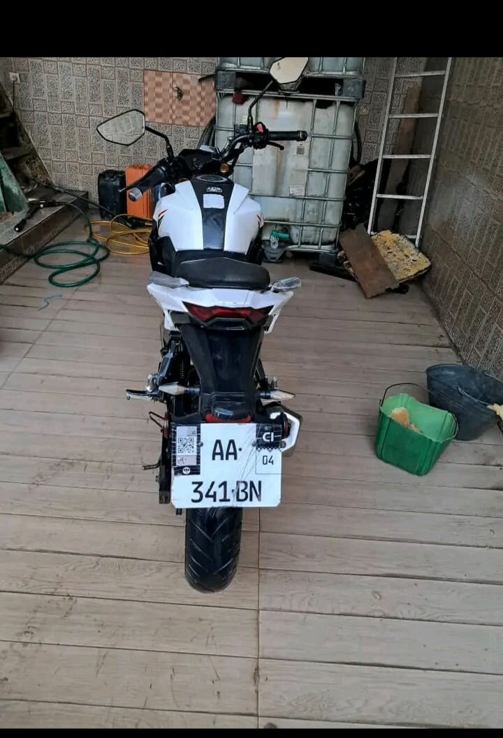 Moto Suzuki V-Strom 250
