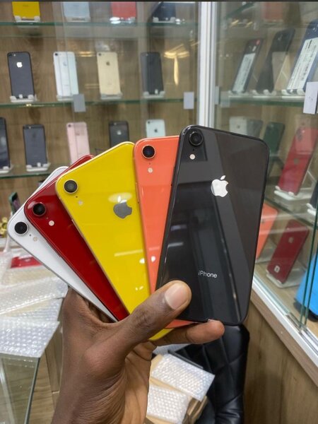 iPhone XR casi neuf 64giga