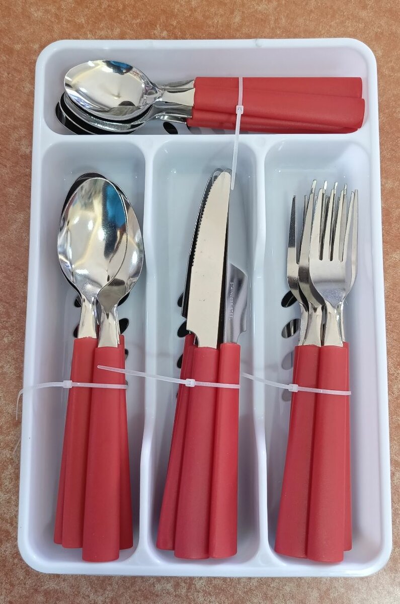 24 Pieces Cutlery Set