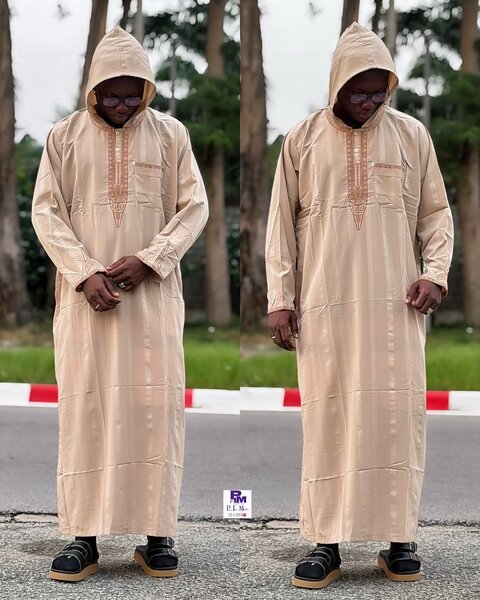 Tunique longue homme beige avec capuche