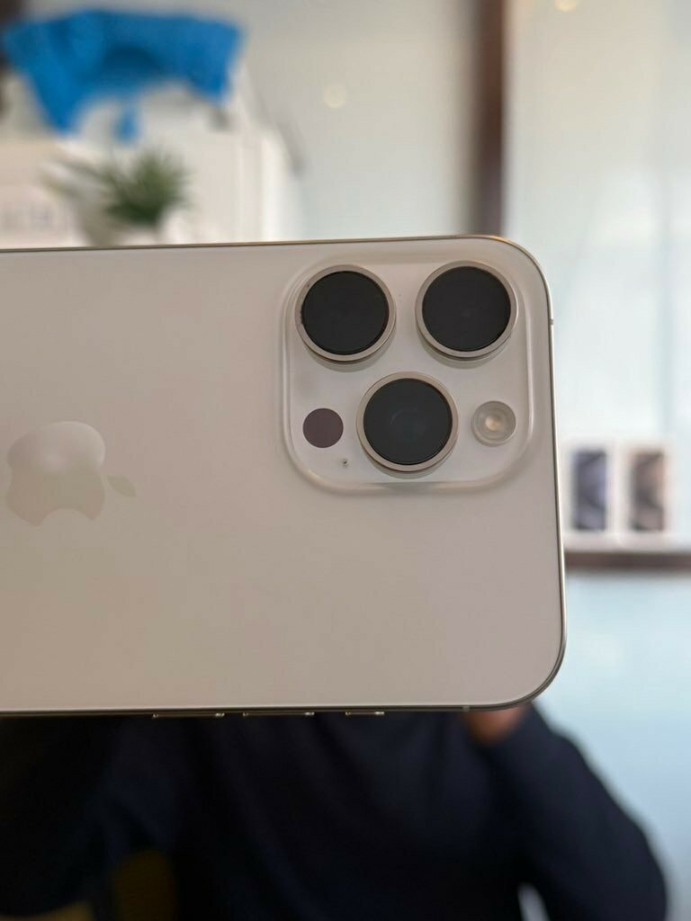 15 pro max 256gig ESIM unlock