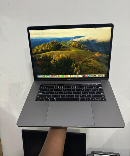 MacBookPro 2019 CORE i9 16/512