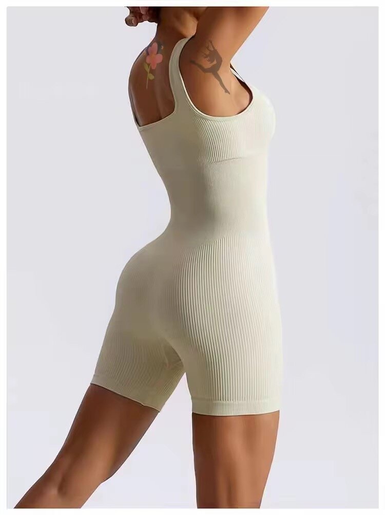 Combinaison moulante sans manches