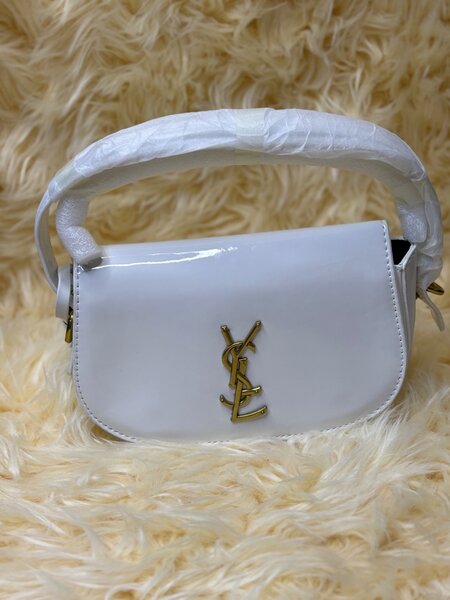 Sac à main élégant verni