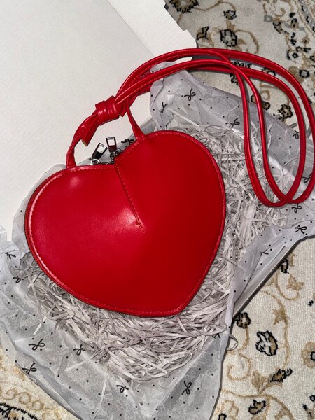 Сумки сердечки.