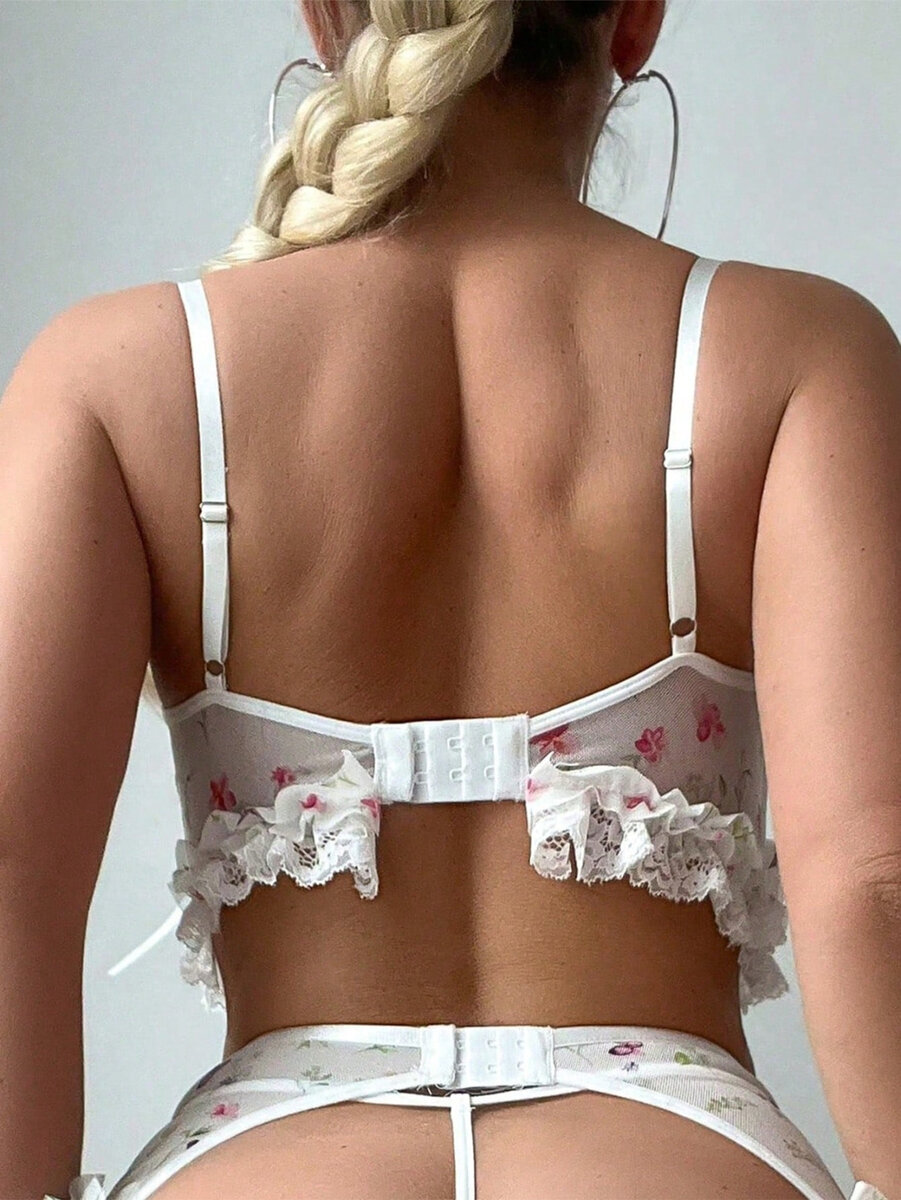 Ensemble lingerie floral romantique