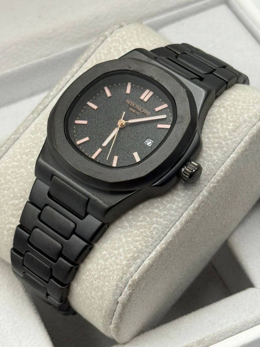 Montre élégante en acier inoxydable