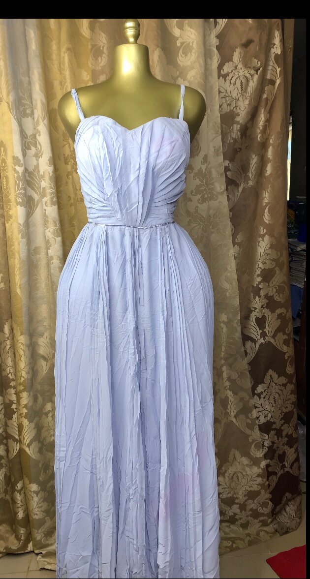 Robe longue élégante à bretelles