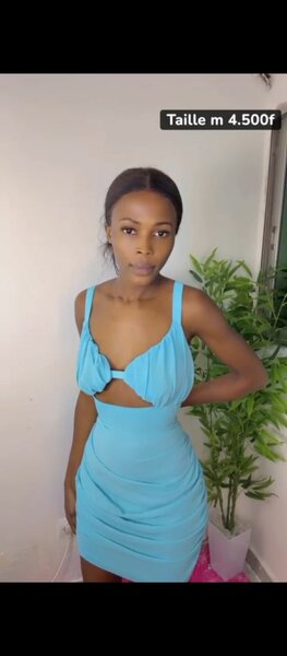 Robe moulante bleue élégante