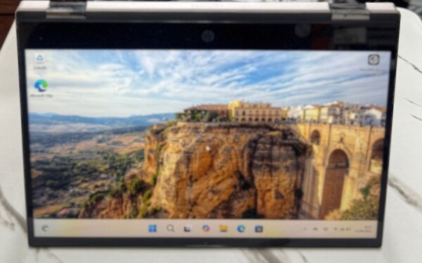 HP Pavilion x360 core i5 10th