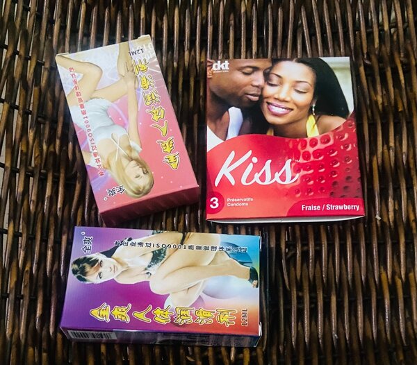 3 Préservatifs + 2 Lubrifiant