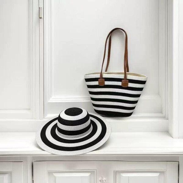 Ensemble sac et chapeau à rayures
